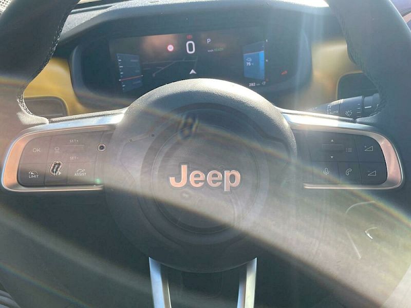 Jeep Avenger Summit
