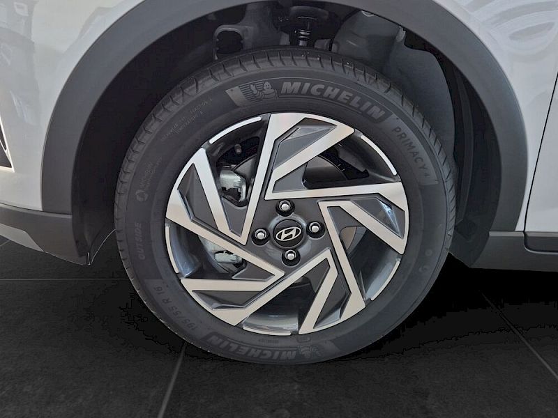 Hyundai Bayon GO! Plus 1,0 T-GDi DCT - y5bu3-PP4-OO5