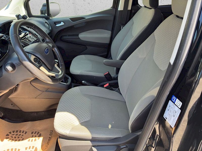 Ford Tourneo Courier Titanium