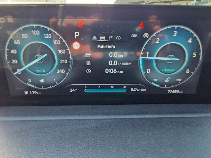 Hyundai Staria STARIA Trend Line 2,2 CRDi 4WD AT